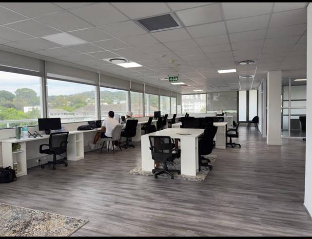 BUSINESS PROPERTY TO RENT IN CLAREMONT